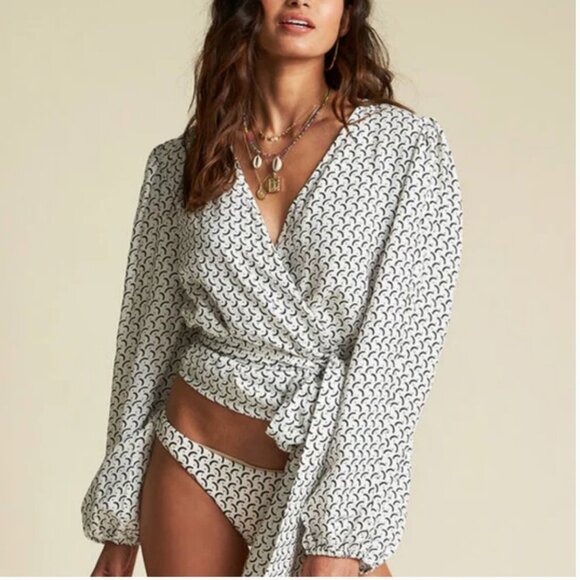 Billabong X Sincerely Jules Wrapped in Love Linen Top - Picture 1 of 12